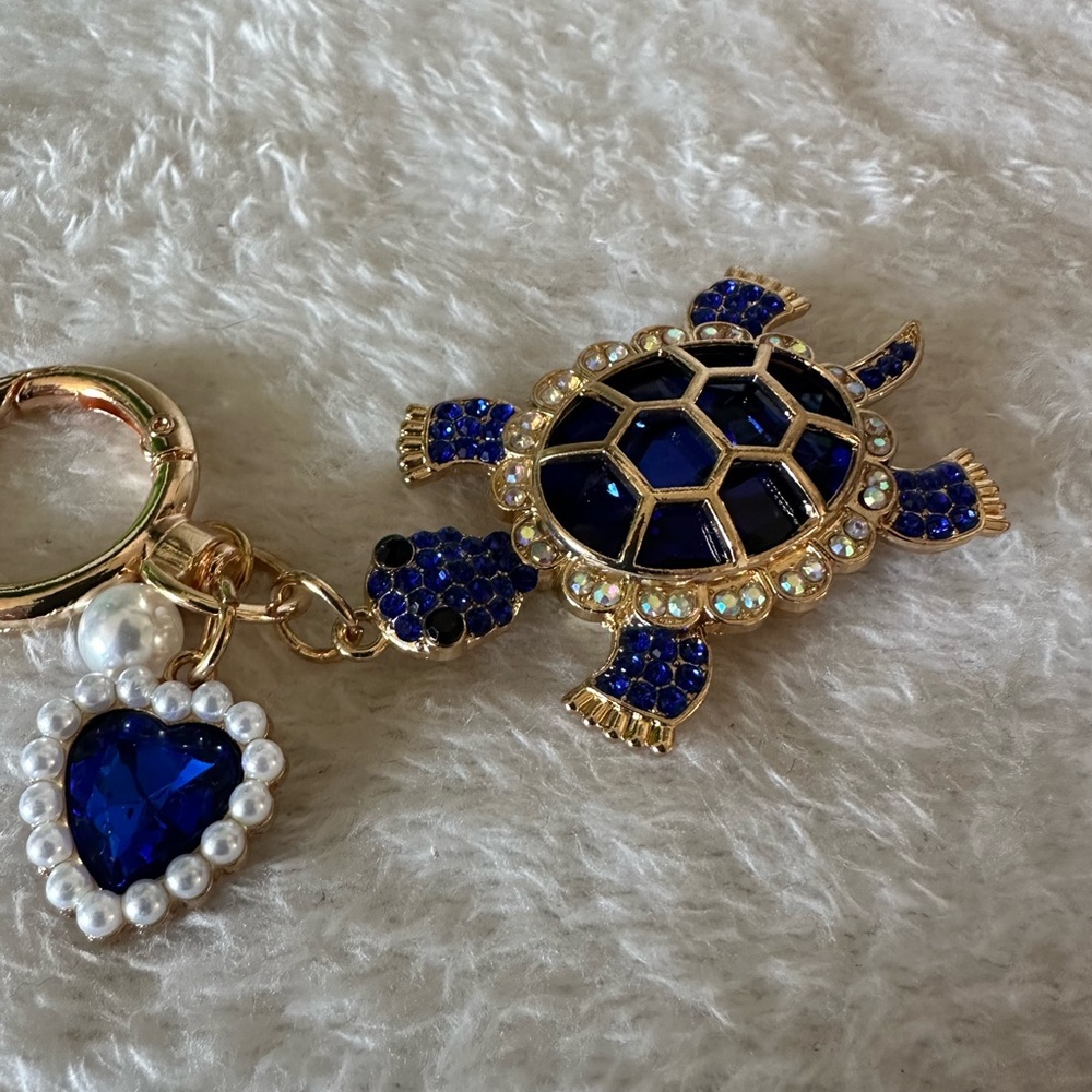 Blue Turtle Keychain - Picture 3 of 3